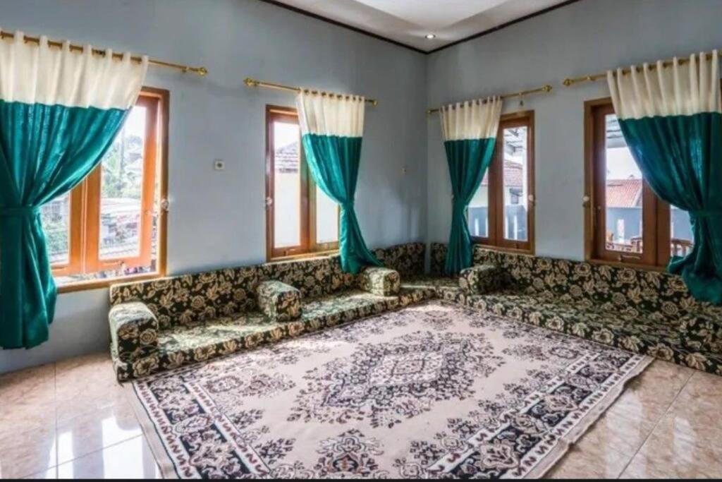 Villa Mutiara Citra Puncak Bu Eva Sampal المظهر الخارجي الصورة